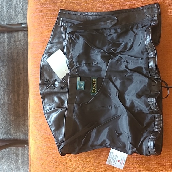 DANIER Black Leather Corset - Picture 6 of 8